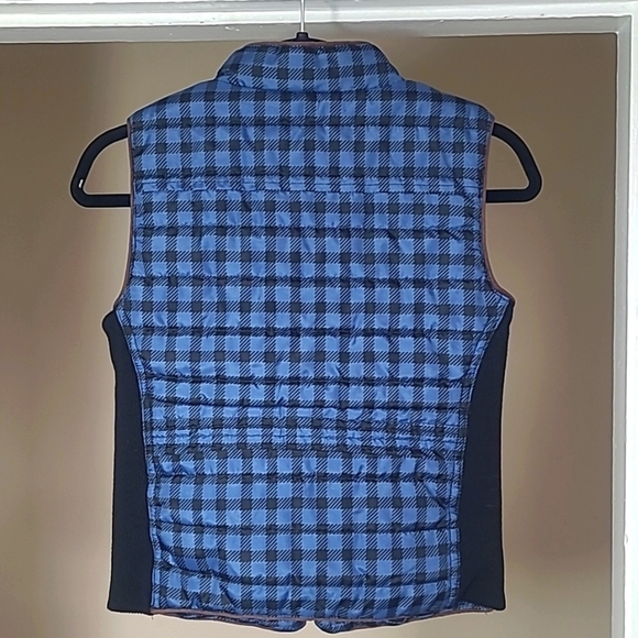 🔥 Blue & Black Plaid Quilted Puffer Vest – Lightweight Layering essential SZ Sm - Picture 3 of 13